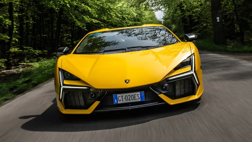 Lamborghini không sợ xe Trung Quốc vì 'nhanh thì có nhanh' nhưng không làm được một điều - Ảnh 2.