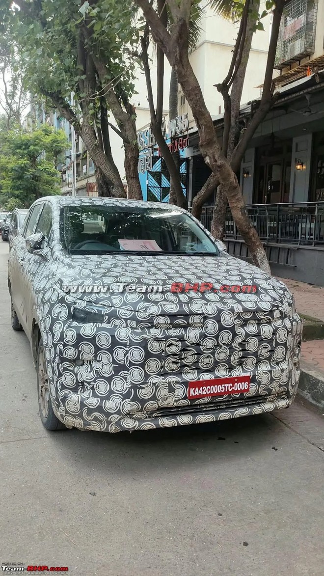 Toyota Innova Cross lộ thêm ảnh nội thất: Ghế như bản hiện hành, táp-lô đổi tông màu, màn hình cỡ lớn - Ảnh 5.