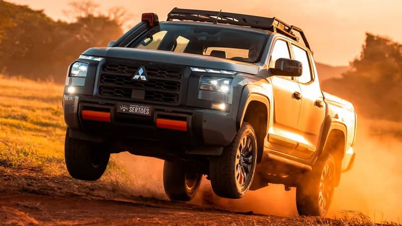 Mitsubishi Triton thêm bản đặc biệt: Độ ống thở, giá nóc chính hãng khiến dân off-road phát thèm - Ảnh 2.