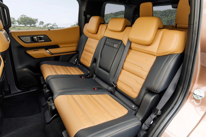 Mitsubishi Pajero thế hệ mới ra mắt: Khung gầm rời, 2 màn lớn, máy dầu 2.4L, có thể thêm hybrid cạnh tranh Land Cruiser, lắp ở gần Việt Nam - Ảnh 19.