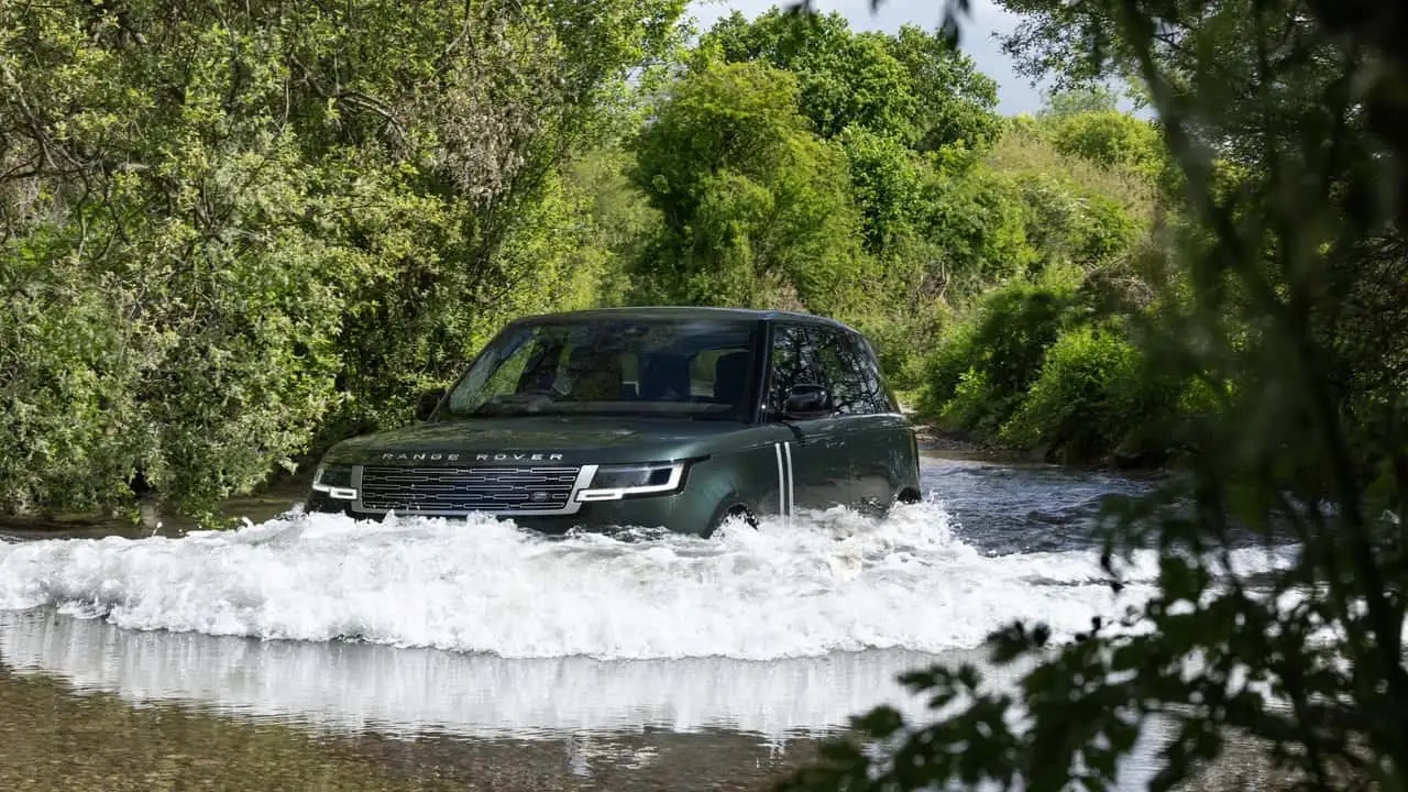 Range Rover bản điện ra mắt: Trông như xe xăng, mạnh 542hp, chạy 600km/sạc - Ảnh 5.