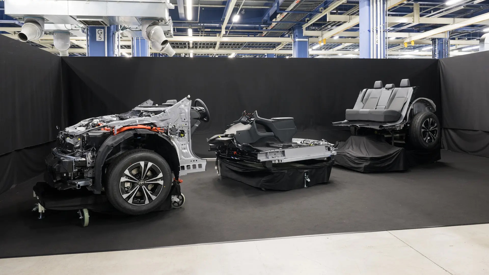 Lexus 'chơi lớn' dùng công nghệ Tesla để sản xuất xe, xây nhà máy tại thị trường tỷ dân - Ảnh 2.
