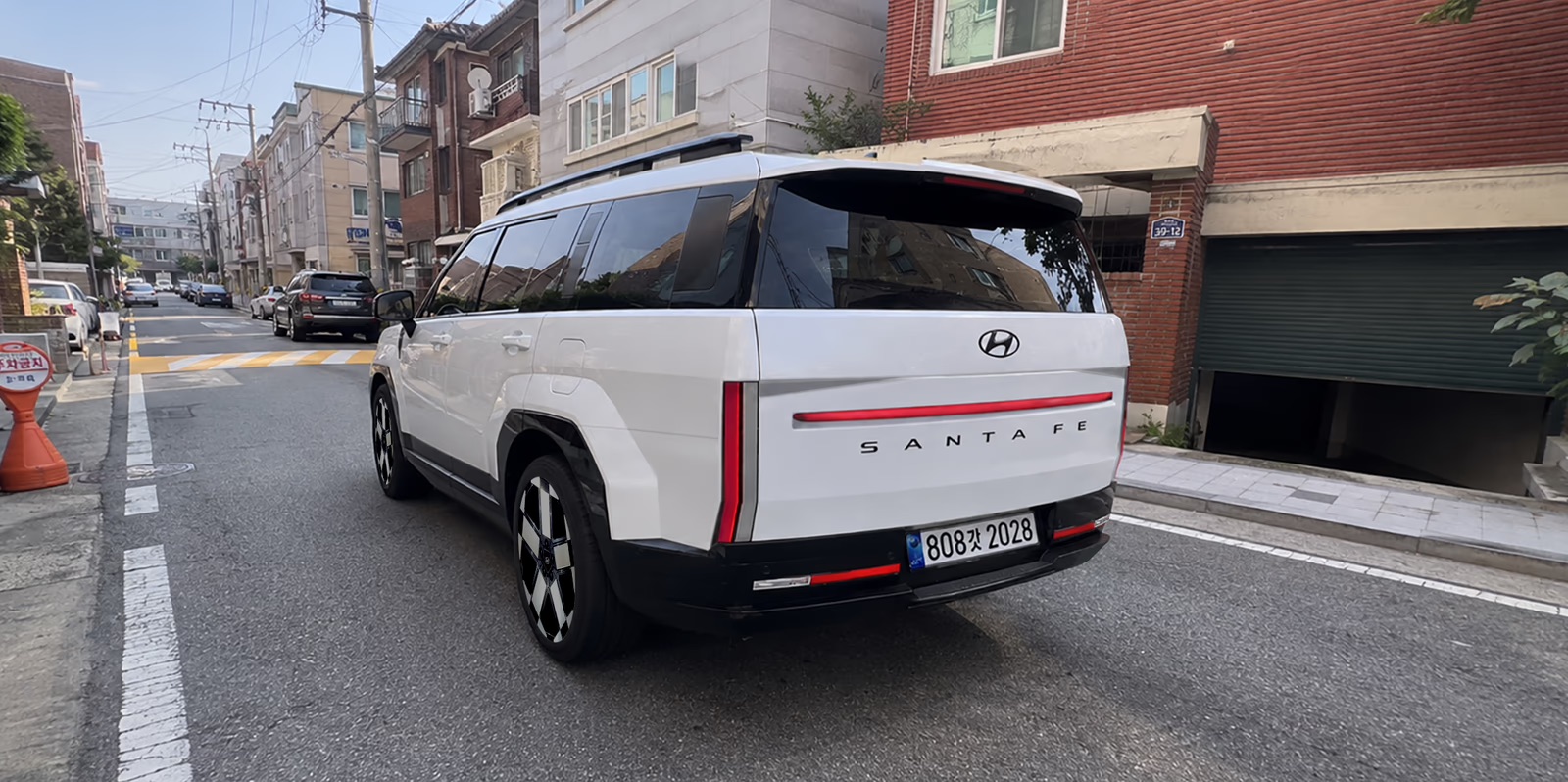 Hyundai Santa Fe mới lộ diện chi tiết phần đuôi, thiết kế không còn gây tranh cãi - Ảnh 3.