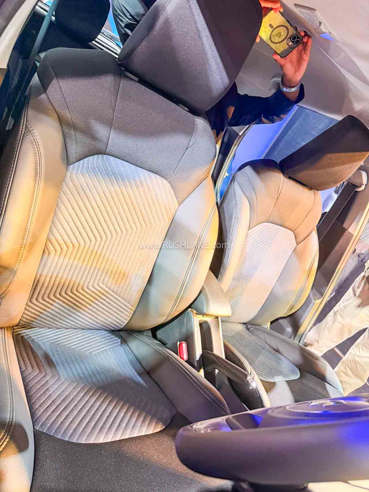Suzuki Baleno 2026 ra mắt: Đối thủ Mazda2, giá quy đổi chưa đến 200 triệu đồng nhưng đầy đủ ADAS - Ảnh 16.
