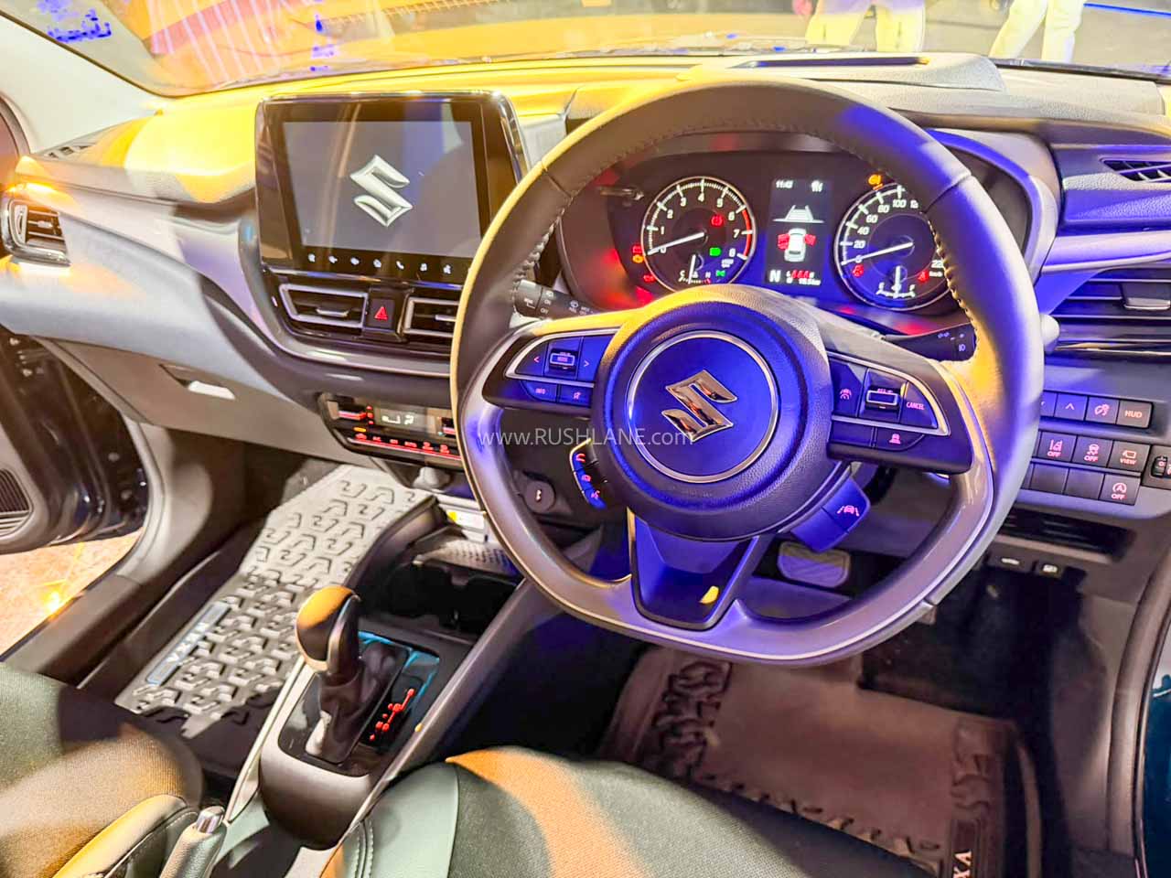 Suzuki Baleno 2026 ra mắt: Đối thủ Mazda2, giá quy đổi chưa đến 200 triệu đồng nhưng đầy đủ ADAS - Ảnh 5.
