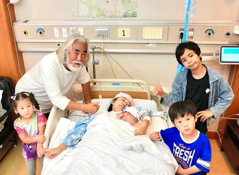Mang thai sau mối tình với đạo diễn triệu đô, cô trợ lý xinh đẹp “càng đẻ càng khoẻ” muốn sinh thêm con thứ 5 với chồng U80 - 2