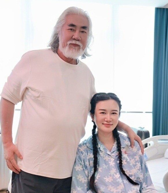 Mang thai sau mối tình với đạo diễn triệu đô, cô trợ lý xinh đẹp “càng đẻ càng khoẻ” muốn sinh thêm con thứ 5 với chồng U80 - 4