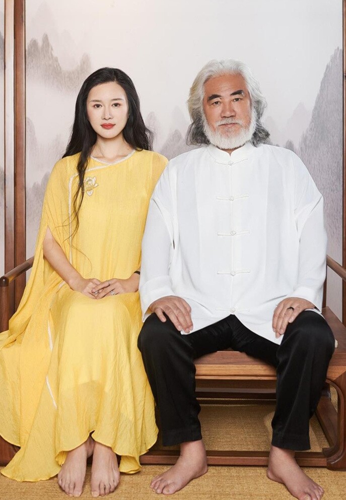 Mang thai sau mối tình với đạo diễn triệu đô, cô trợ lý xinh đẹp “càng đẻ càng khoẻ” muốn sinh thêm con thứ 5 với chồng U80 - 6