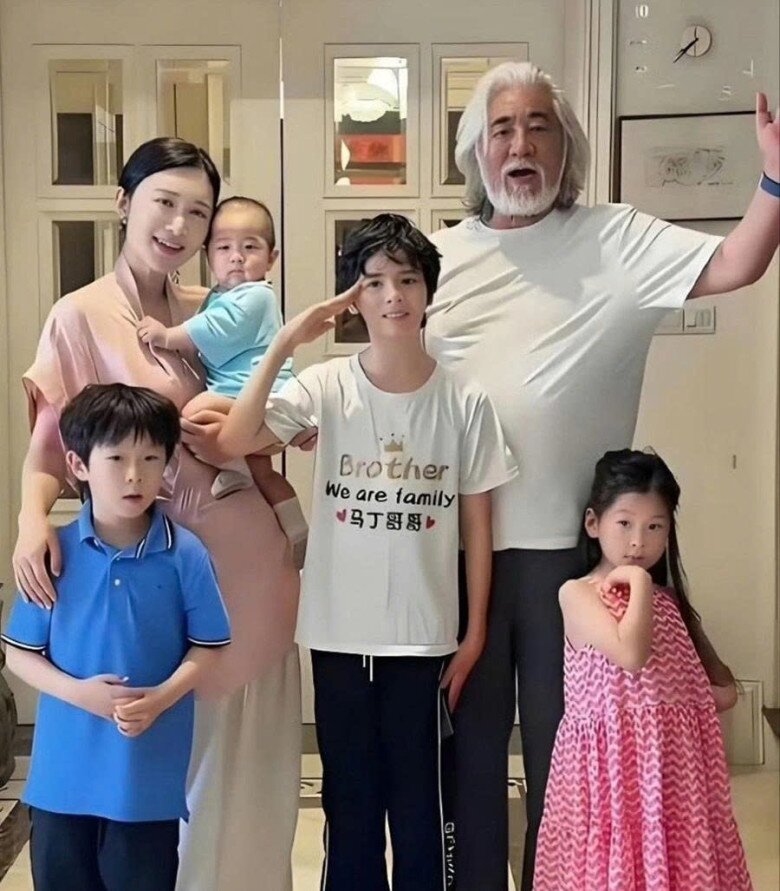 Mang thai sau mối tình với đạo diễn triệu đô, cô trợ lý xinh đẹp “càng đẻ càng khoẻ” muốn sinh thêm con thứ 5 với chồng U80 - 8