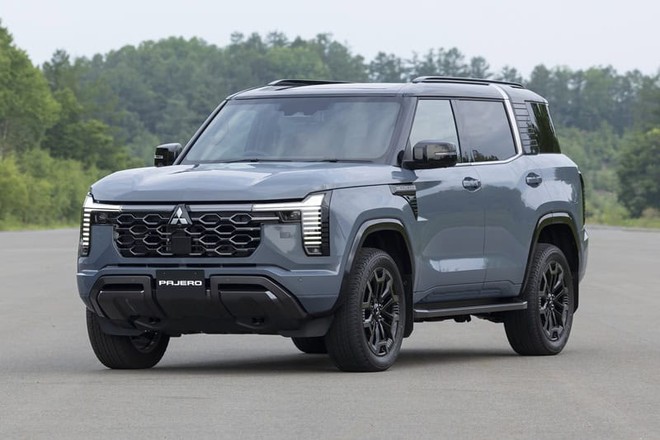 Mitsubishi Pajero 2026 giá dự kiến quy đổi hơn 1,2 tỷ đồng ở gần Việt Nam: 3 bản, khác tiện nghi, dẫn động, ADAS từ bản rẻ nhất - Ảnh 5.