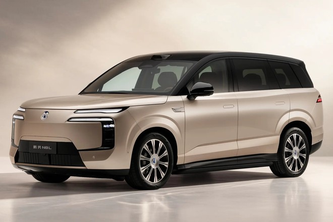 BYD có SUV mới giá quy đổi từ hơn 1,1 tỷ đồng: Đầy điện chạy gần 1.000km, sạc 10-97% chỉ trong 9 phút, phần cứng khủng hỗ trợ tự lái - Ảnh 1.