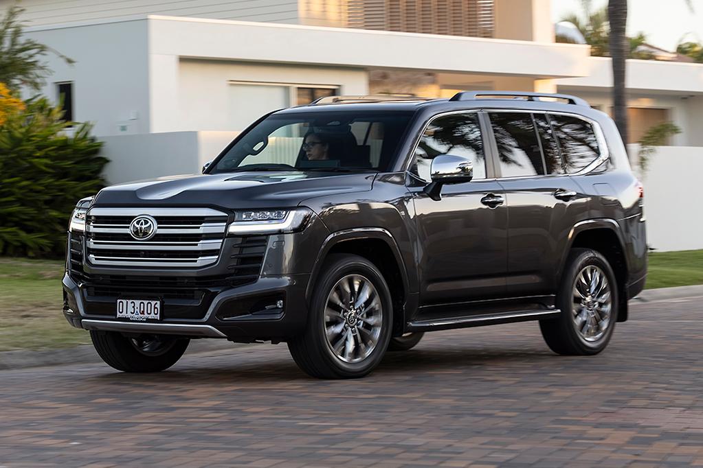 Cứ ngỡ đối thủ của Mitsubishi Pajero là Everest, Prado, nhưng thực tế lại là hai cái tên bất ngờ này - Ảnh 3.