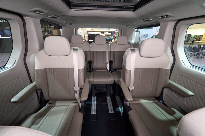 Kia PV7 ra mắt: 23 phiên bản, tùy biến tới 11 chỗ ngồi, chạy 460km/sạc, có ADAS cạnh tranh Transit - Ảnh 8.