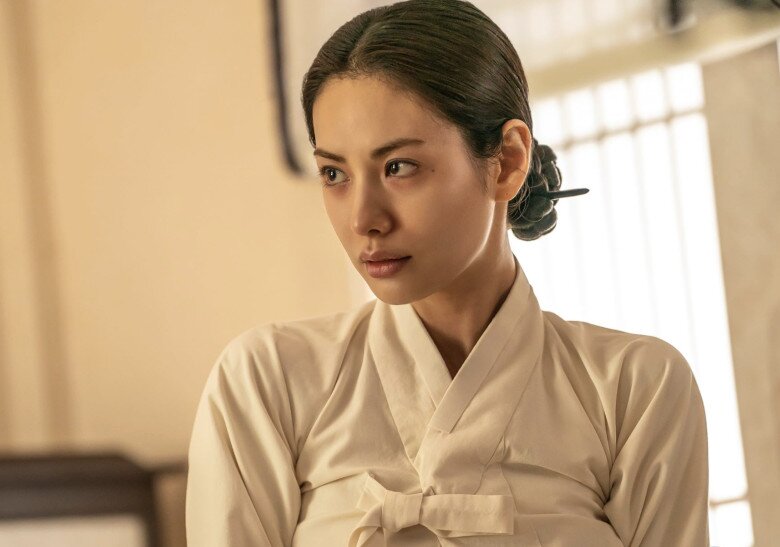 Phu nhân Cho thách Cho Won quyến rũ được Hui Yeon.