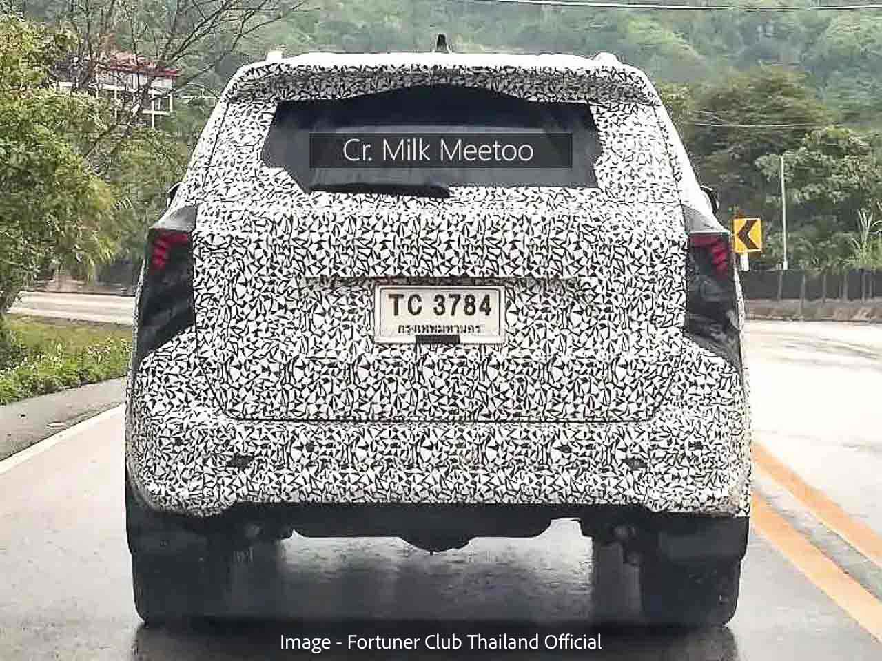 Toyota Fortuner đời mới lộ diện trên đường với cụm đèn LED kiểu mới, dễ ra mắt năm sau cạnh tranh Everest - Ảnh 1.