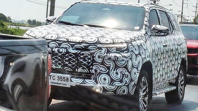 Toyota Fortuner đời mới lộ diện trên đường với cụm đèn LED kiểu mới, dễ ra mắt năm sau cạnh tranh Everest - Ảnh 2.