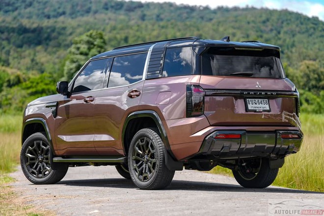 Mitsubishi Pajero thế hệ mới chốt ngày ra mắt ĐNÁ: 3 phiên bản giá quy đổi từ 1,2 tỷ, máy dầu hơn 200mã lực, tham vọng đấu Everest - Ảnh 13.