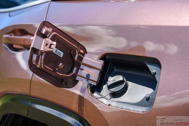 Mitsubishi Pajero thế hệ mới chốt ngày ra mắt ĐNÁ: 3 phiên bản giá quy đổi từ 1,2 tỷ, máy dầu hơn 200mã lực, tham vọng đấu Everest - Ảnh 22.