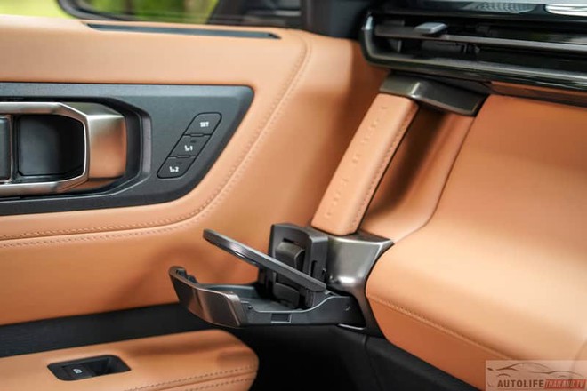 Mitsubishi Pajero thế hệ mới chốt ngày ra mắt ĐNÁ: 3 phiên bản giá quy đổi từ 1,2 tỷ, máy dầu hơn 200mã lực, tham vọng đấu Everest - Ảnh 31.