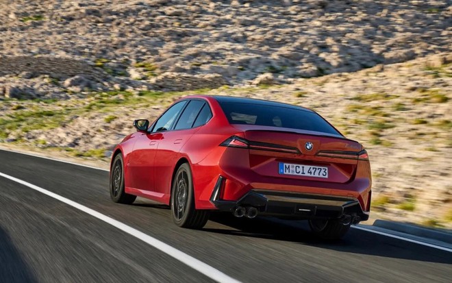 BMW 3 Series thế hệ mới ra mắt: Thiết kế giống hệt xe điện nhưng khác nền tảng, cặp màn hình siêu lớn, có thể biến từ AWD thành cầu sau - Ảnh 7.