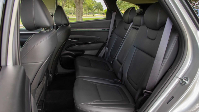 Xe có hàng ghế sau an toàn nhất: Nhiều mẫu đang và sắp bán ở Việt Nam, xe Nhật xếp trên cả xe Đức - Ảnh 2.