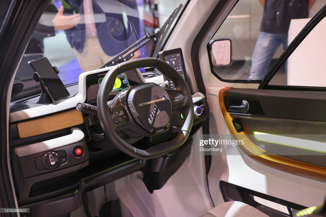 Ô tô điện tí hon thiết kế cực dị, biến hình khi cần tìm chỗ đỗ xe, sạc đầy pin đi 180km - Ảnh 6. Ô tô điện tí hon thiết kế cực dị, biến hình khi cần tìm chỗ đỗ xe, sạc đầy pin đi 180km - Ảnh 6.