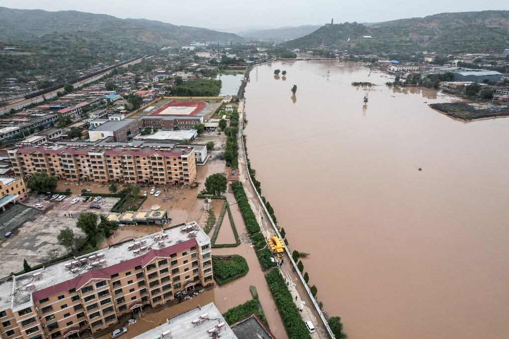 Lũ lụt gây ngập diện rộng ở Giới Hưu, thành phố Tấn Trung, tỉnh Sơn Tây, Trung Quốc hôm 10/10. Ảnh: AFP.