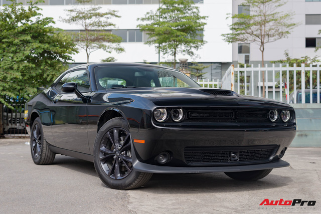 Soi xe cơ bắp Dodge Challenger GT thứ 3 về Việt Nam: Ngoại thất thuộc hàng độc, chào giá hơn 3 tỷ đồng - Ảnh 5.