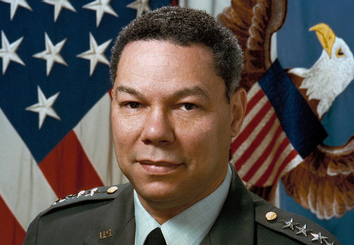 Colin Powell sau khi nhậm chức Chủ tịch Hội đồng Tham mưu trưởng Liên quân Mỹ. Ảnh: Lầu Năm Góc.