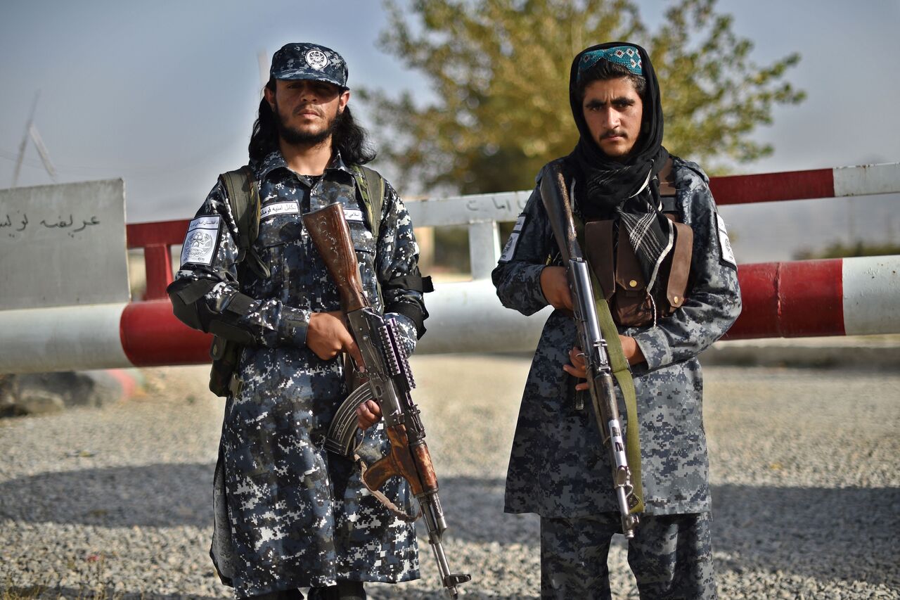 Cảnh sát Taliban canh gác ở Kabul hôm 3/10. Ảnh: AFP.