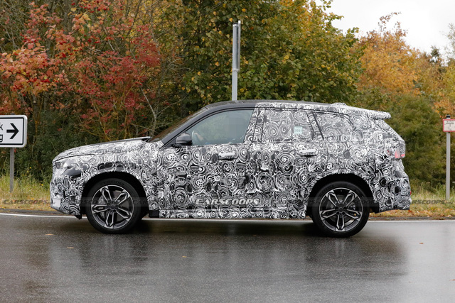 BMW X1 mới có thể mạnh 350 mã lực, sẵn sàng đối đầu Mercedes-Benz GLA 45 - Ảnh 2. BMW X1 mới có thể mạnh 350 mã lực, sẵn sàng đối đầu Mercedes-Benz GLA 45 - Ảnh 2.