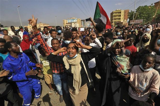 Sudan: Dung do gan tru so Bo Quoc phong, nhieu nguoi bi thuong hinh anh 1