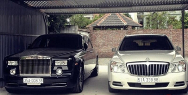 Dàn xe vang bóng một thời của Bầu Thụy đang đỡ đầu Hồ Văn Cường: Rolls-Royce, Maybach có cả đôi, biển số nhìn là thấy nể - Ảnh 4. Dàn xe vang bóng một thời của Bầu Thụy đang đỡ đầu Hồ Văn Cường: Rolls-Royce, Maybach có cả đôi, biển số nhìn là thấy nể - Ảnh 4.