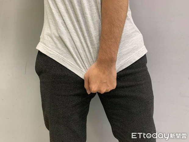 5 dấu hiệu sớm của bệnh ung thư tinh hoàn thường bị nam giới bỏ qua, chuyên gia khuyến cáo thời điểm tốt nhất để tự kiểm tra - Ảnh 1. 5 dấu hiệu sớm của bệnh ung thư tinh hoàn thường bị nam giới bỏ qua, chuyên gia khuyến cáo thời điểm tốt nhất để tự kiểm tra - Ảnh 1.