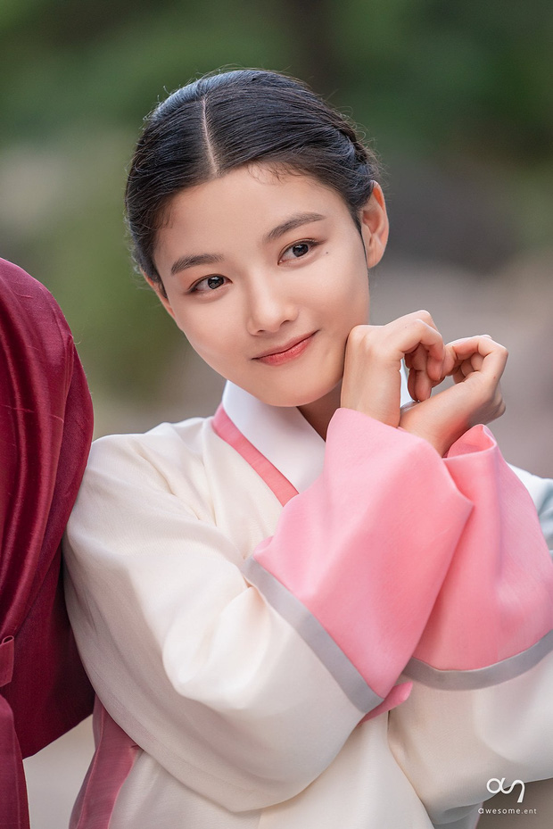 Đọ sắc so tài 3 em gái quốc dân phim Hàn: Kim Yoo Jung dính lời nguyền flop, Kim So Hyun diễn xuất bao đỉnh - Ảnh 5.