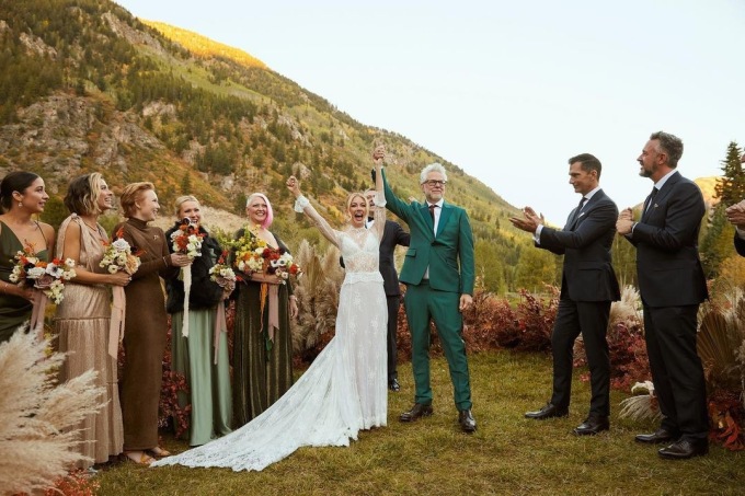 Khoảnh khắc đẹp trong hôn lễ của James Gunn, Jennifer Holland. Ảnh: Instagram Jenniferlholland