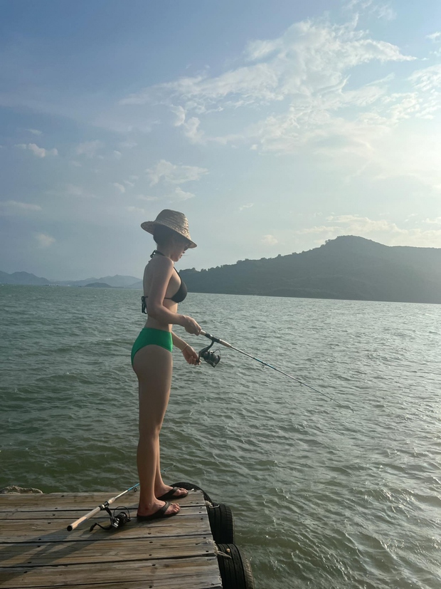 Hoa hậu Nguyễn Cao Kỳ Duyên lại gây sốt với bikini - Ảnh 12.