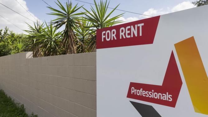 Rental vacancy rates are down to 3.6 per cent in Melbourne and 2.1 per cent in regional Victoria. (Glenn Hunt/AAP PHOTOS)
