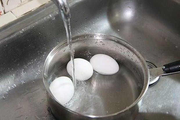 Món ăn đơn giản như trứng luộc mà cũng có thể chế biến sai cách gây ngộ độc cho người ăn - Ảnh 2.