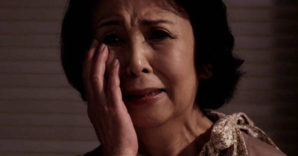 Tự hào có thông gia quyền quý, lên thăm con gái nhìn cảnh dưới bàn ăn tôi khóc đẫm gối - 2