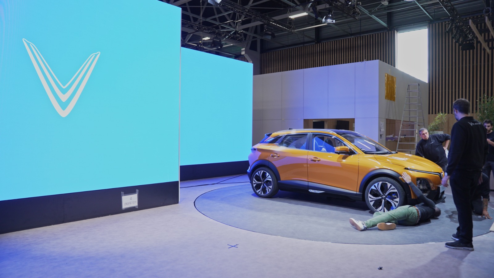 Lộ gian hàng VinFast tại Paris Motor Show 2022: Nhiều khác biệt sau 4 năm với loạt 'bom tấn' xe điện mới - Ảnh 3.