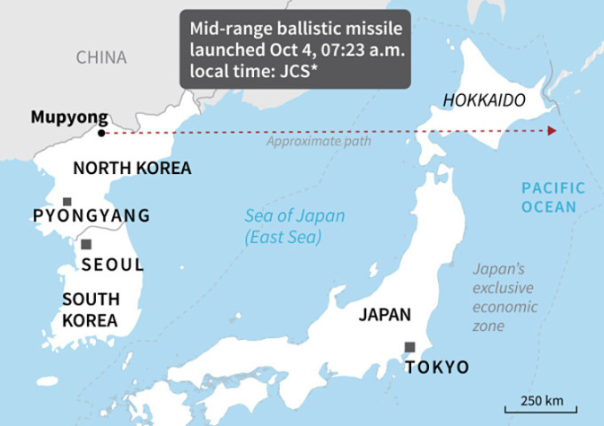 Đường bay ước tính của tên lửa Triều Tiên trong vụ thử ngày 4/10. Đồ họa: AFP.