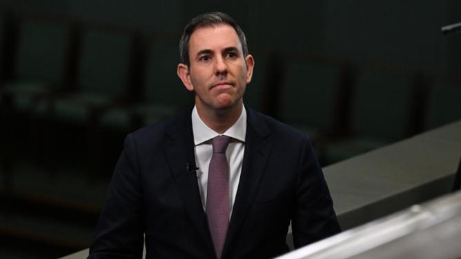 Treasurer Jim Chalmers says the budget has to help those on welfare payments keep up with inflation. (Mick Tsikas/AAP PHOTOS)