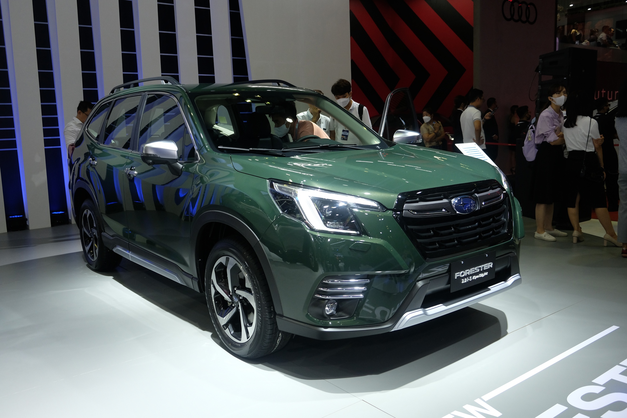 Subaru Forester 2023 giá từ 969 triệu đồng tại Việt Nam: Thiết kế mới, thêm công nghệ an toàn - Ảnh 2.