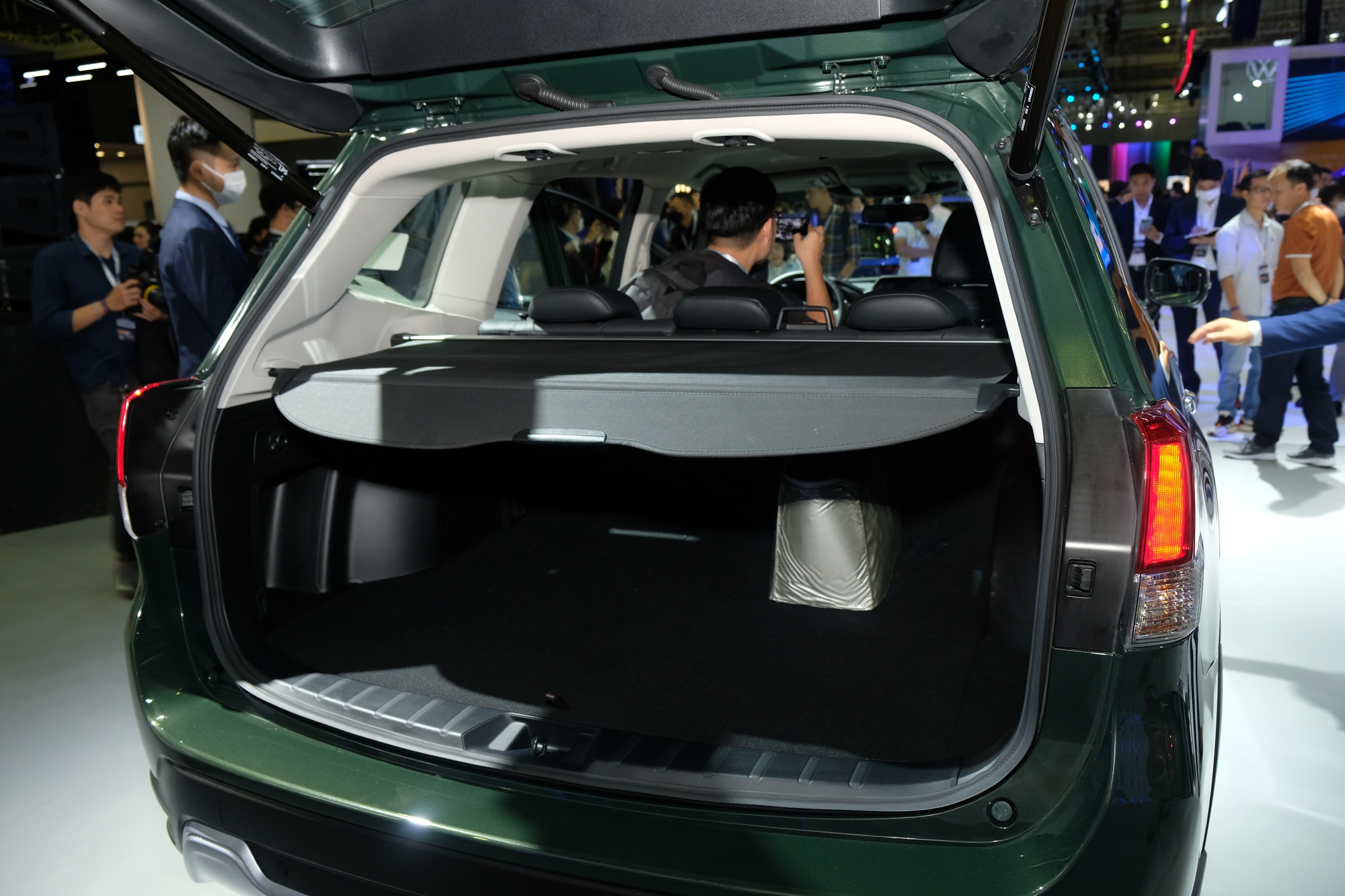 Subaru Forester 2023 giá từ 969 triệu đồng tại Việt Nam: Thiết kế mới, thêm công nghệ an toàn - Ảnh 14.