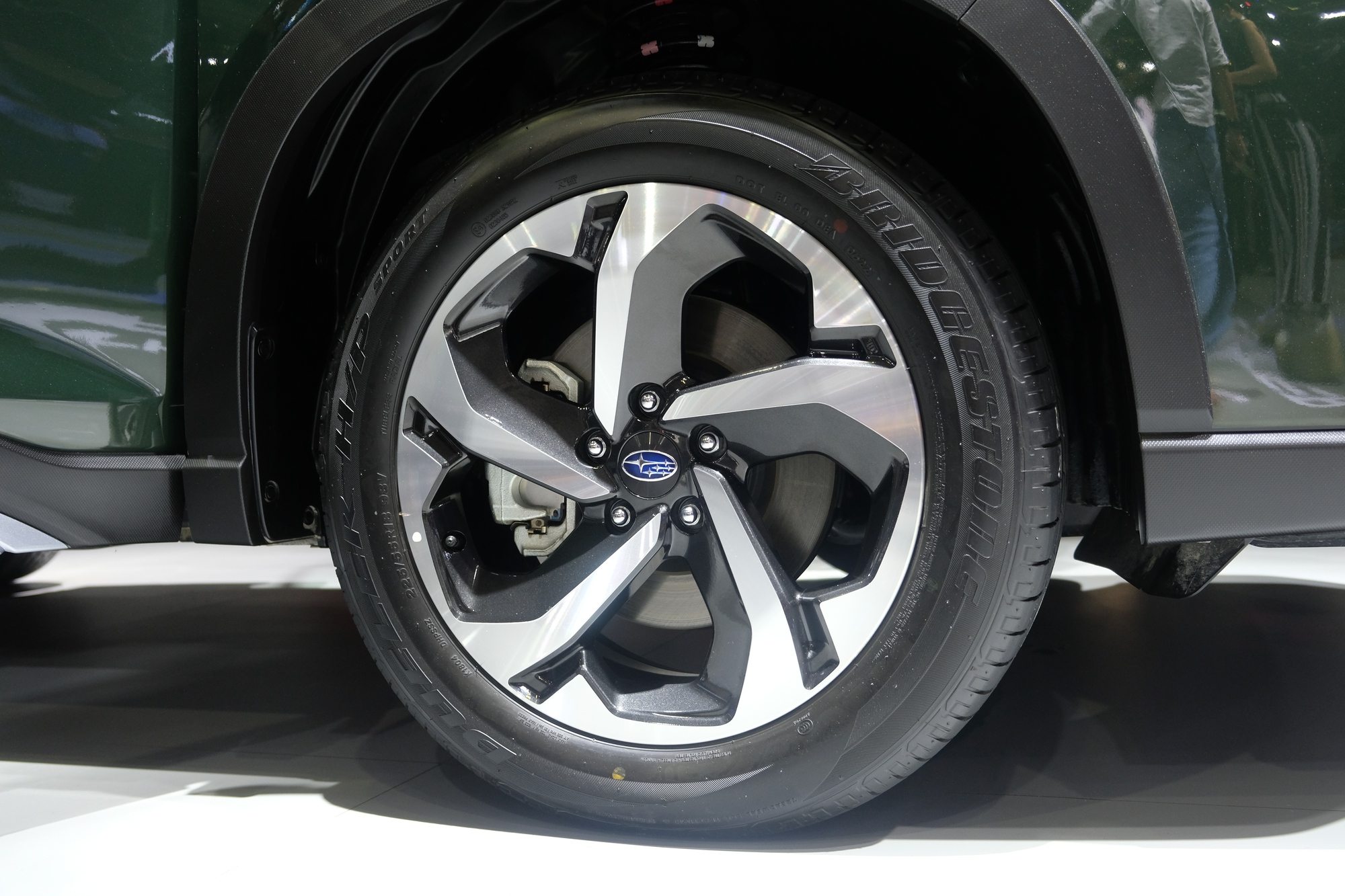 Subaru Forester 2023 giá từ 969 triệu đồng tại Việt Nam: Thiết kế mới, thêm công nghệ an toàn - Ảnh 8.
