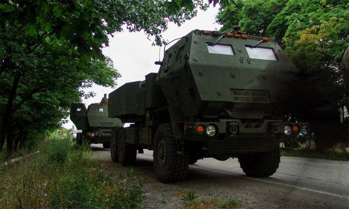 Tổ hợp pháo phản lực HIMARS của quân đội Ukraine trong ảnh công bố ngày 28/6. Ảnh: BQP Ukraine.