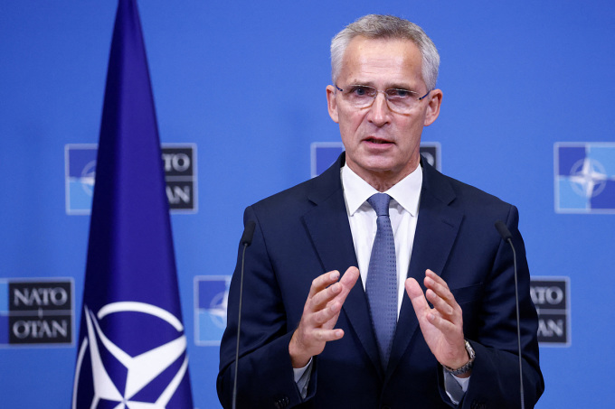 Tổng thư ký NATO Jens Stoltenberg trong cuộc họp báo tại trụ sở NATO ở Brussels, Bỉ ngày 26/10. Ảnh: Reuters.