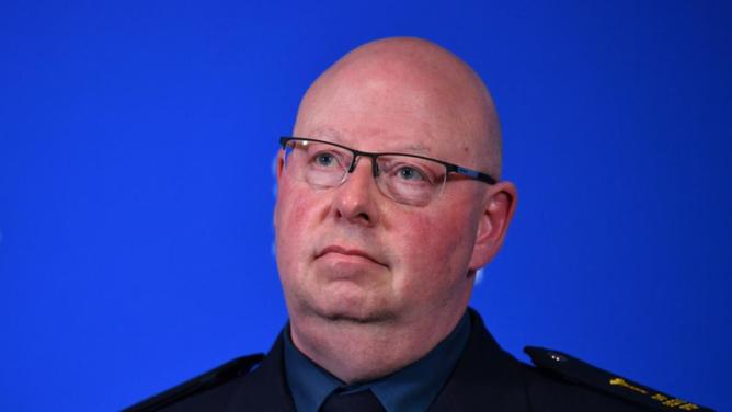 Ambulance Victoria chief Tony Walker will leave this week, almost two months earlier than planned. (Joel Carrett/AAP PHOTOS)