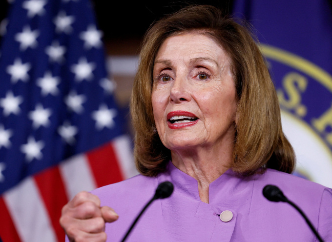 Chủ tịch Hạ viện Mỹ Nancy Pelosi tại cuộc họp báo ở quốc hội hôm 10/8. Ảnh: Reuters.